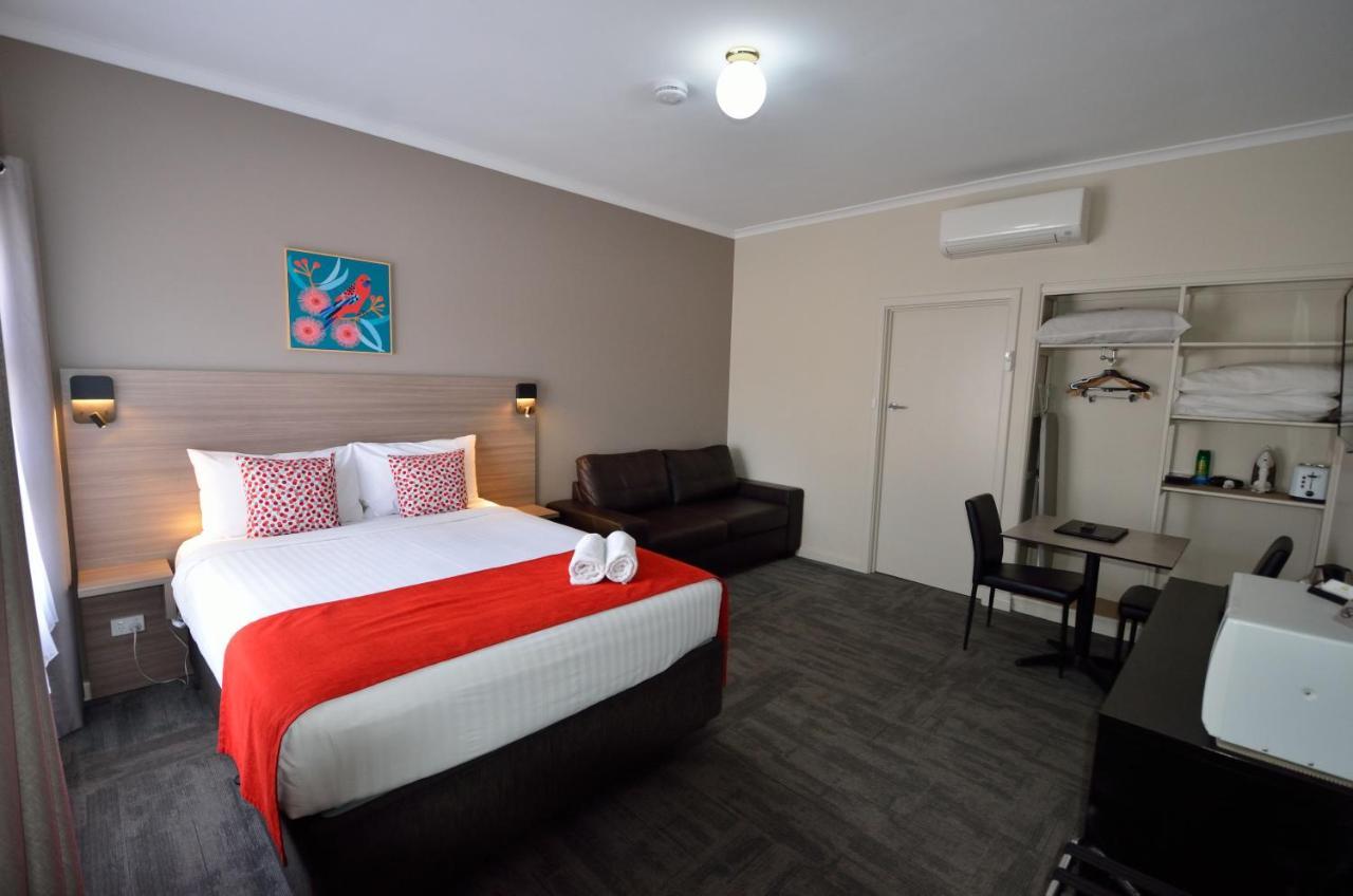 105 On The Park Motel Bordertown Buitenkant foto