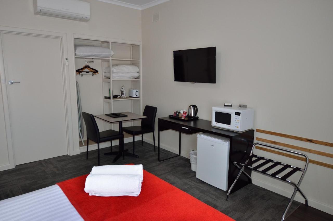 105 On The Park Motel Bordertown Buitenkant foto