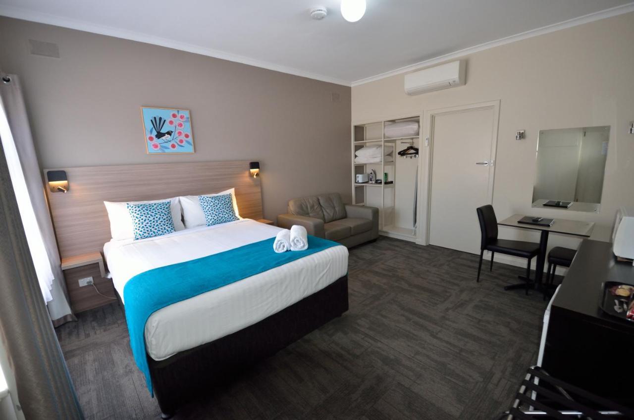 105 On The Park Motel Bordertown Buitenkant foto