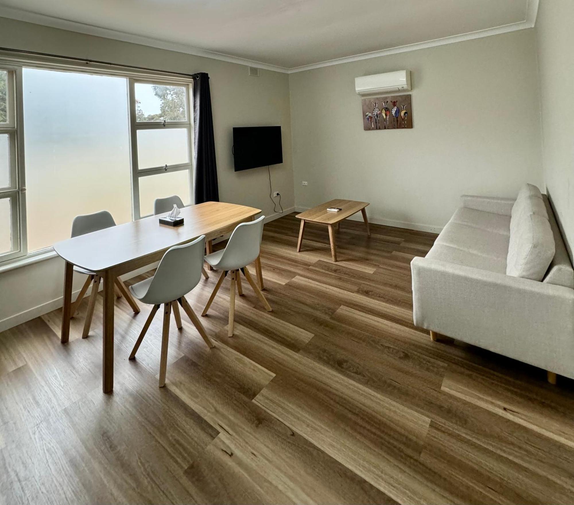 105 On The Park Motel Bordertown Buitenkant foto