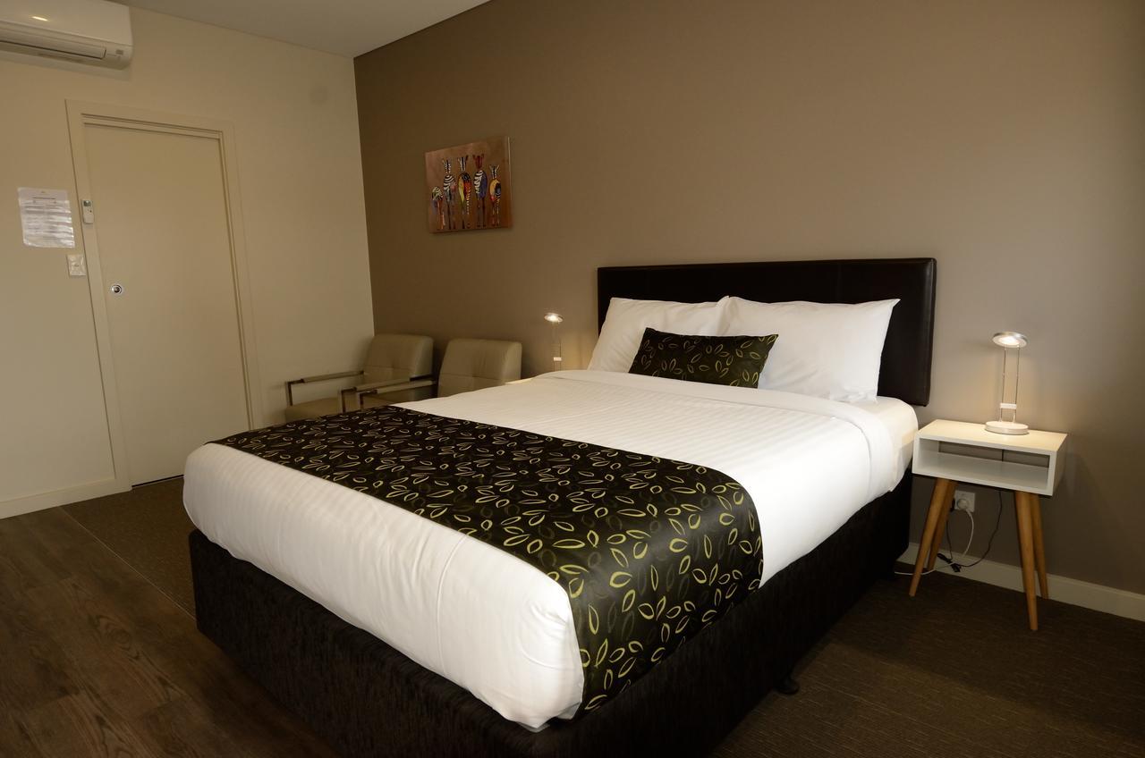 105 On The Park Motel Bordertown Buitenkant foto